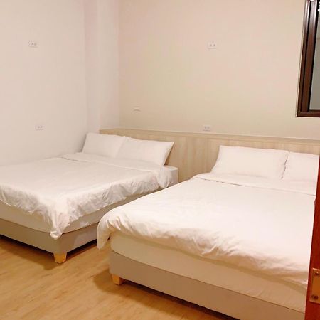 Travelers Hostel Magong Esterno foto